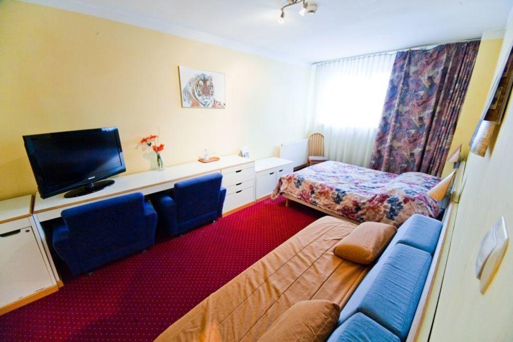 Hostel Malinowski City Ґлівіце Екстер'єр фото